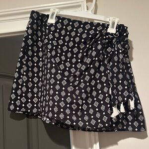 Chic Black and White Patterned Skort